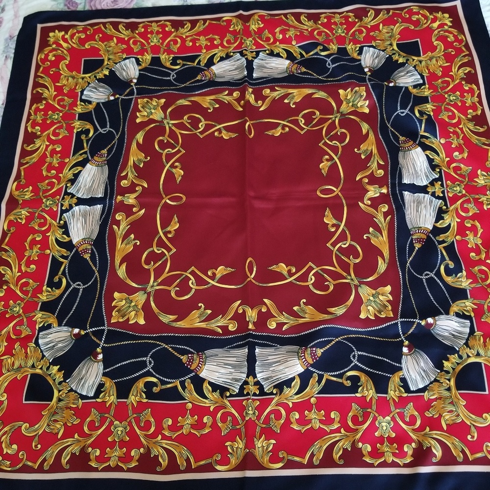 Berkshire scarf navy blue & red 30" square